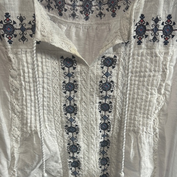 Lucky Brand White and Blue Embroidered Blouse - Picture 4 of 8